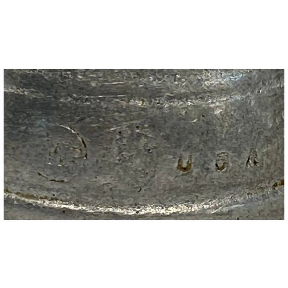 Wilton Armetale Plough Tavern Satin Pewter Salt & Pepper Shakers - Picture 7 of 10